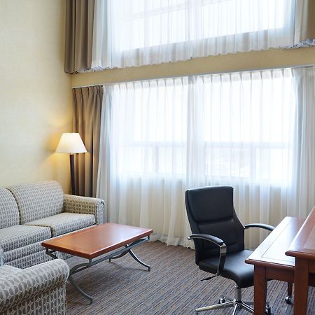 Holiday Inn Hotel & Suites London By Ihg מראה חיצוני תמונה