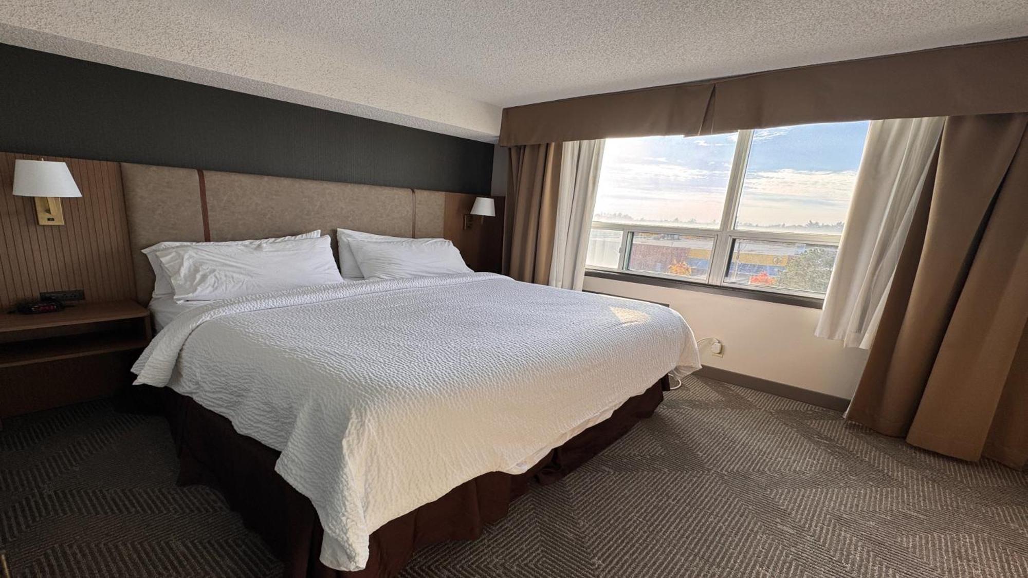 Holiday Inn Hotel & Suites London By Ihg מראה חיצוני תמונה