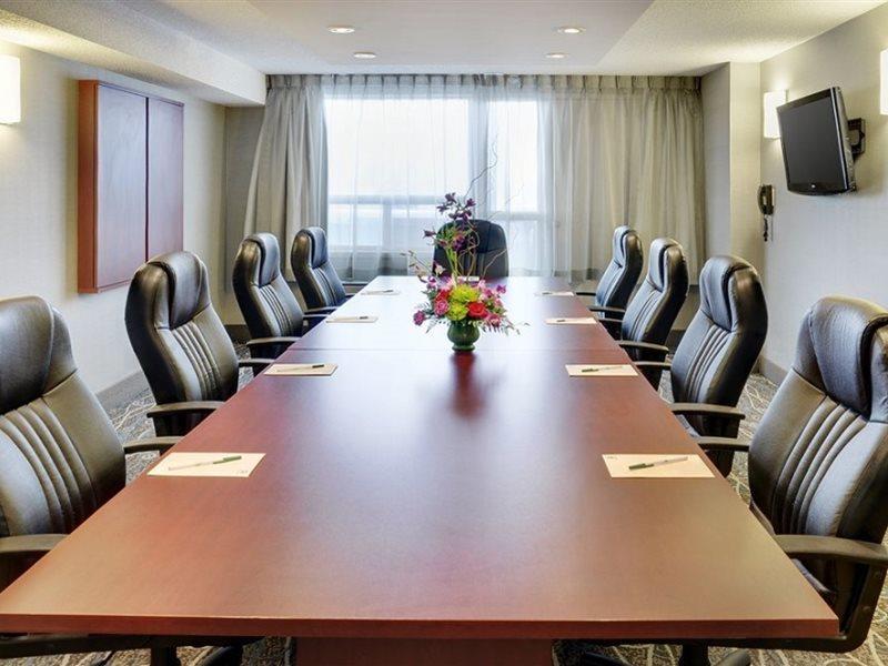 Holiday Inn Hotel & Suites London By Ihg מראה חיצוני תמונה