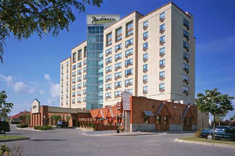 Holiday Inn Hotel & Suites London By Ihg מראה חיצוני תמונה