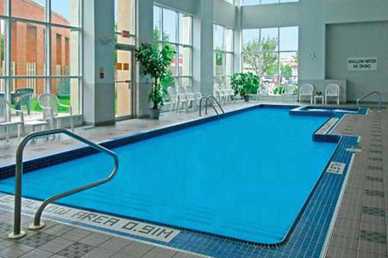 Holiday Inn Hotel & Suites London By Ihg מראה חיצוני תמונה
